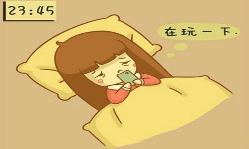 深夜手機黨，當心視力健康，建議貼防藍光膜